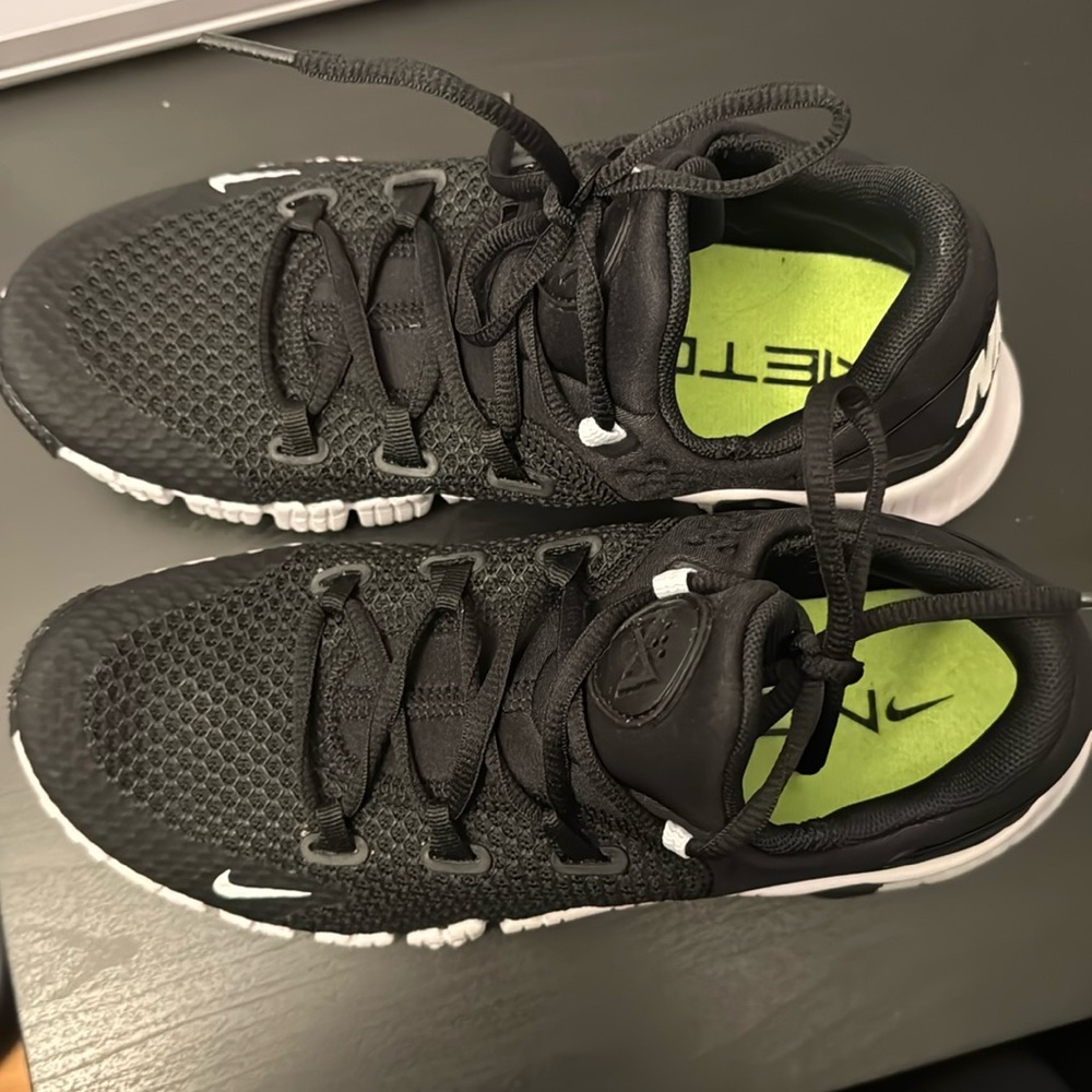 Women metcon shoes